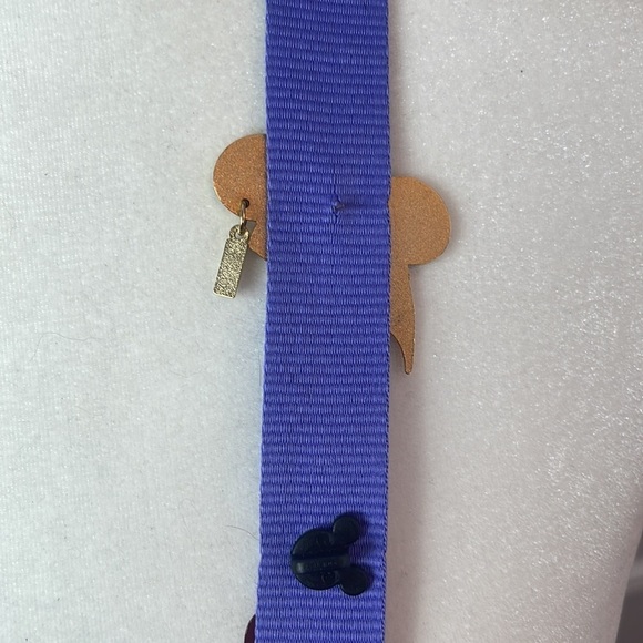 Tinkerbell Pin Trading Lanyard with Pins & Limited Release Lilo & Stitch Key - Picture 6 of 16